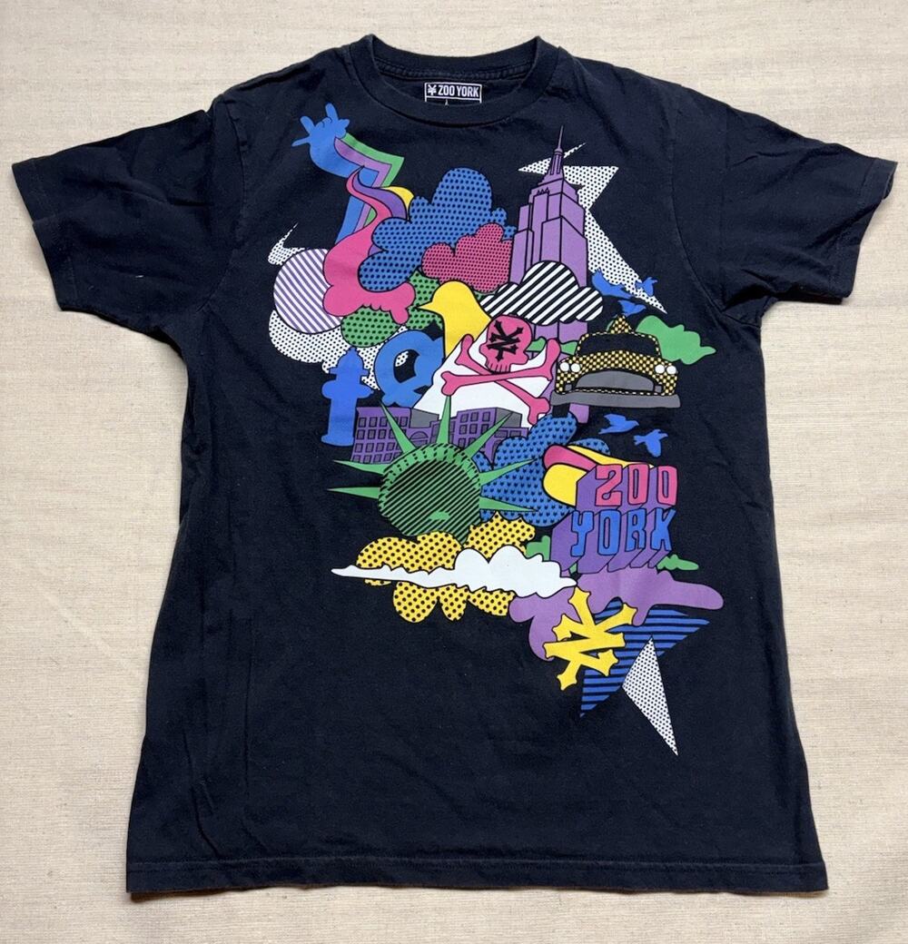 Zoo York Vintage Y2K Size Medium New York Graphic Graffiti